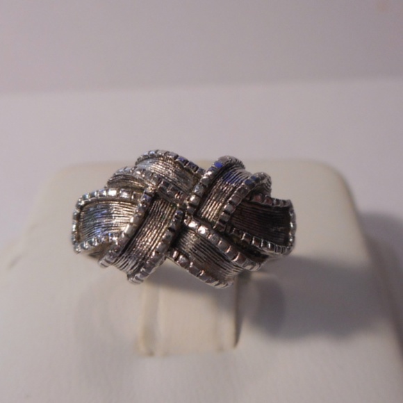 Avon | Jewelry | Vintage Avon Silver Tone Ribbon Ring Size 7 | Poshmark